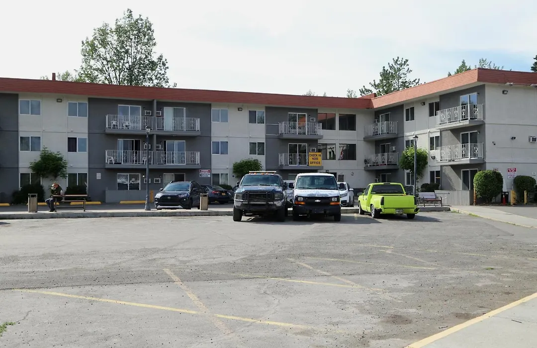 Americas Best Value Inn & Suites Anchorage Airport-1